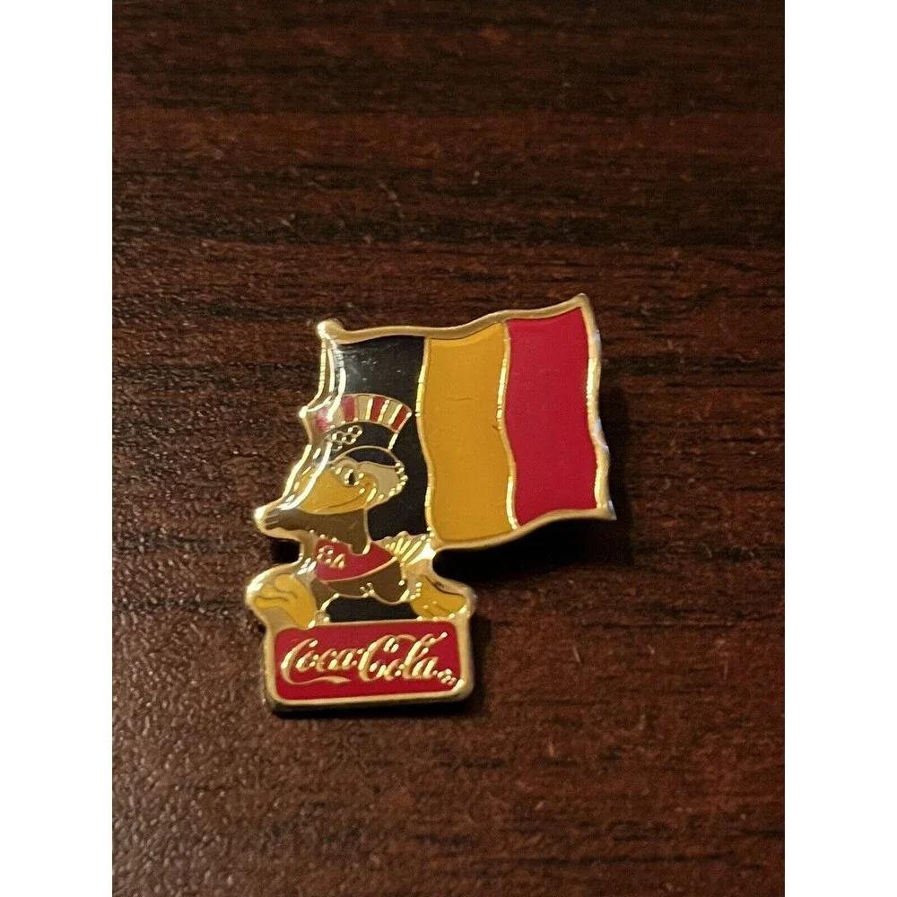 Vintage 1984 Los‎ Angeles Olympics Coca Cola Sam Eagle Chad Flag Lapel Pin